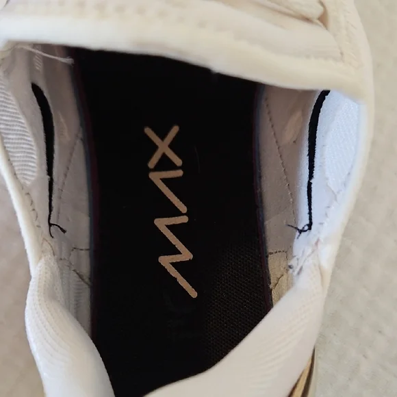 Nike Air Max 270 Cream Sneakers - Picture 6 of 6